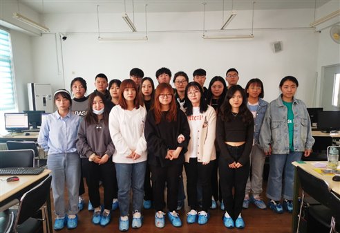 G:文件文件夹生物工程学院文件学工部工作学生奖助0奖助学金9-2020学年9-2020.市级优秀学生、优干、先进集体、海河自强奖学金照片个人经管电商班.jpg